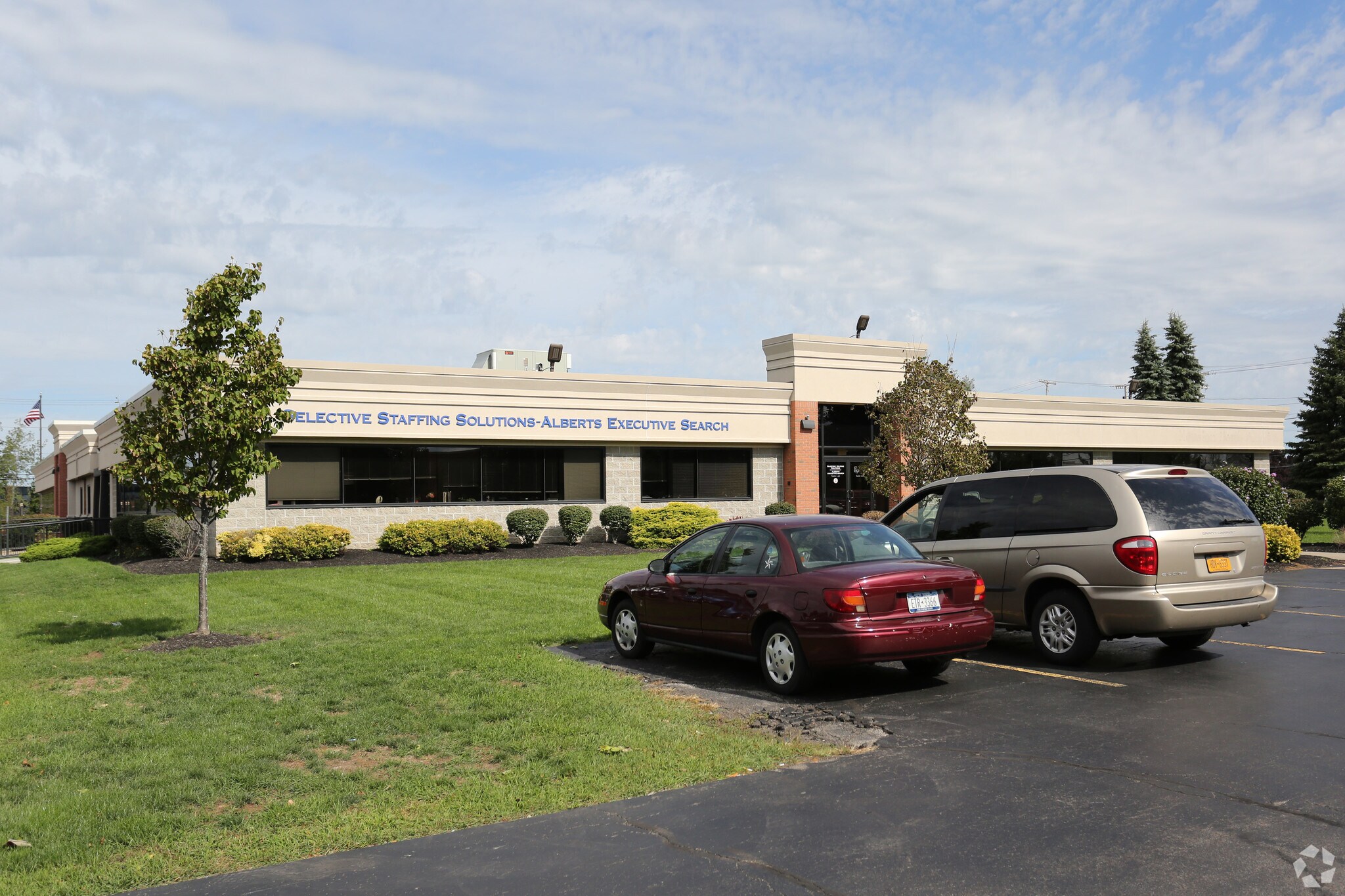 1775 Wehrle Dr, Williamsville, NY 14221