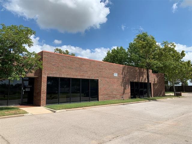 7100 N Classen Blvd, Oklahoma City, OK for sale - Building Photo - Image 2 of 24