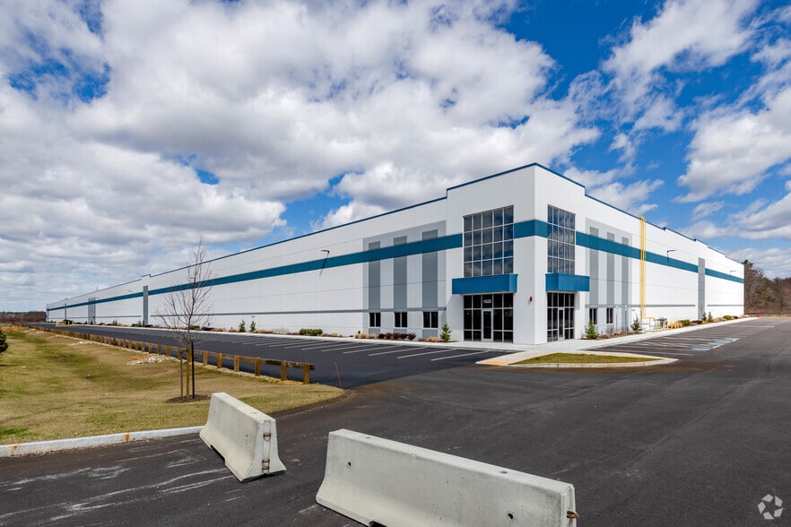 1025 Elm St, Bridgewater, MA for lease - Building Photo - Image 1 of 5