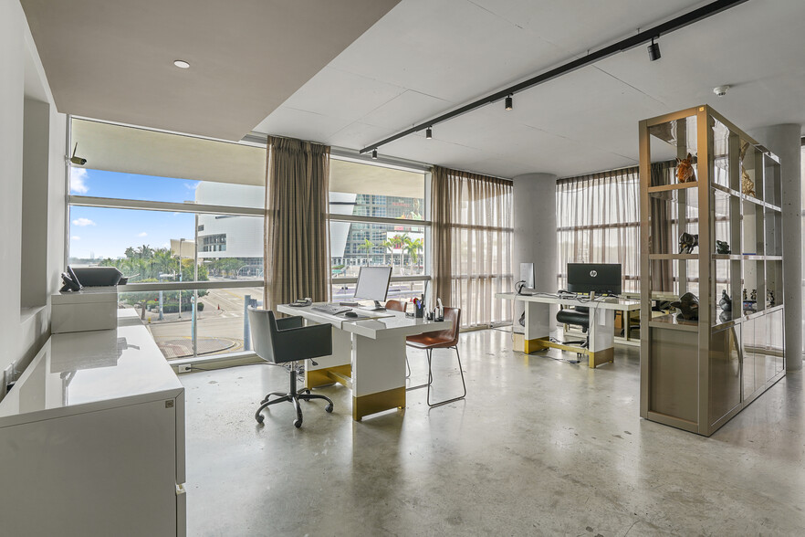 888 Biscayne Blvd, Miami, FL for lease - Interior Photo - Image 1 of 31