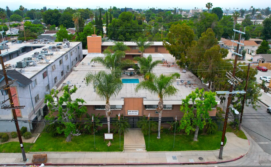 15405 Vanowen St, Van Nuys, CA for sale - Building Photo - Image 1 of 15