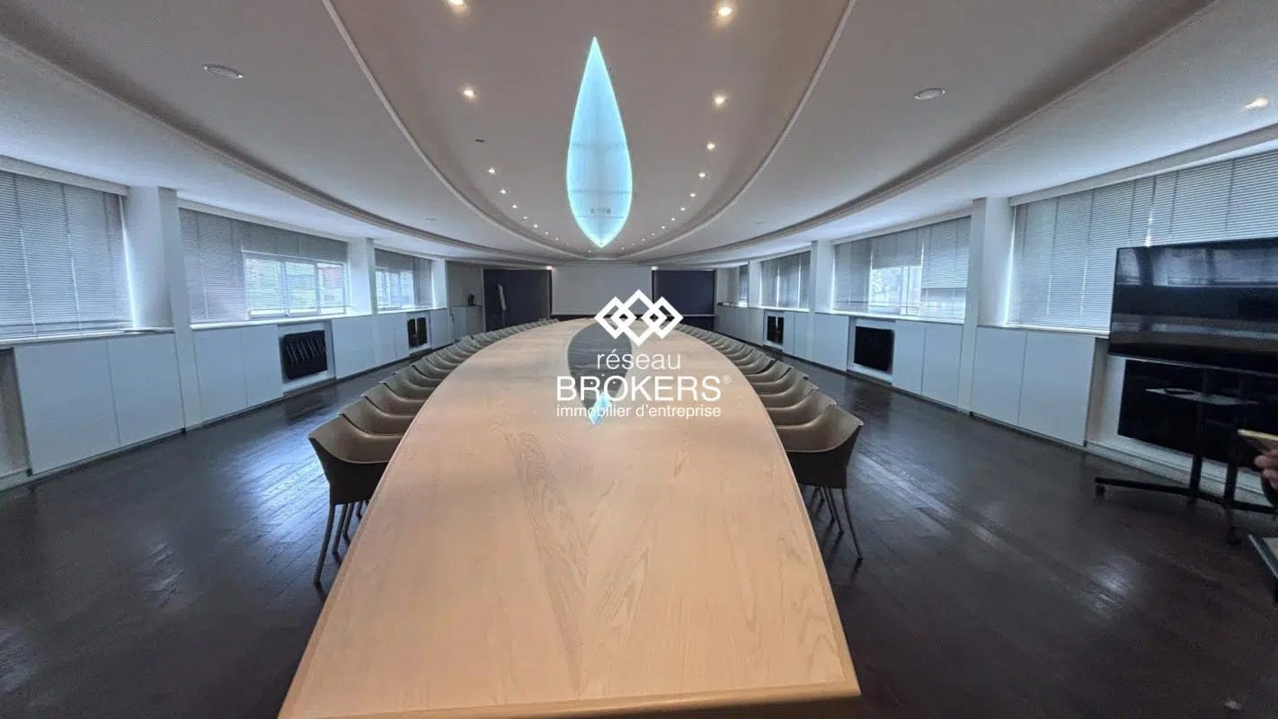 Office in Lisieux for sale Interior Photo- Image 1 of 6