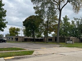 4049 Longmeadow Dr, Trenton MI - Commercial Kitchen