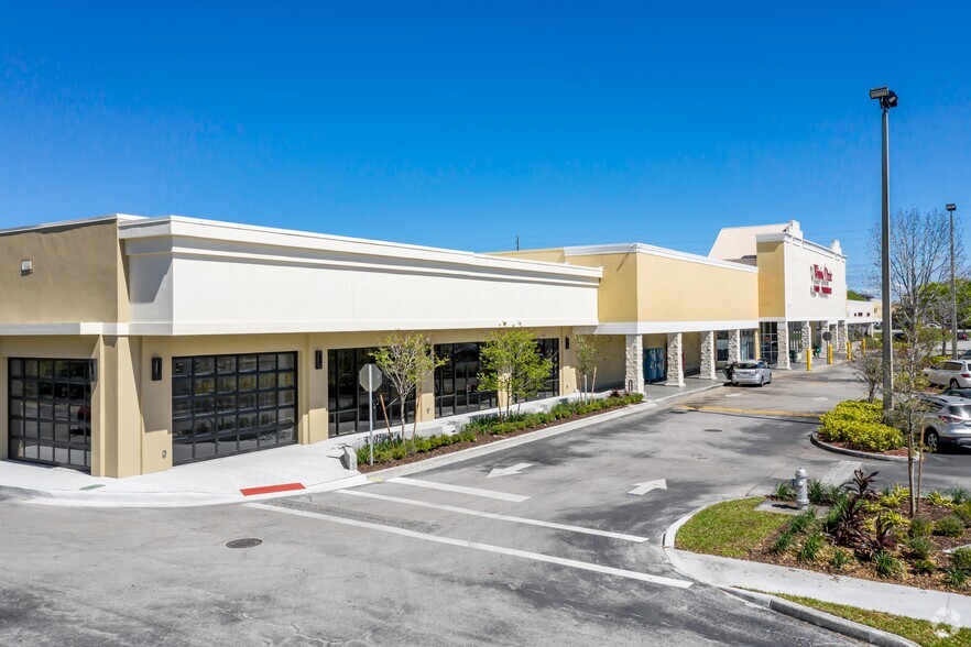 4855-4879 E Irlo Bronson Memorial Hwy, Saint Cloud, FL for lease - Building Photo - Image 1 of 15