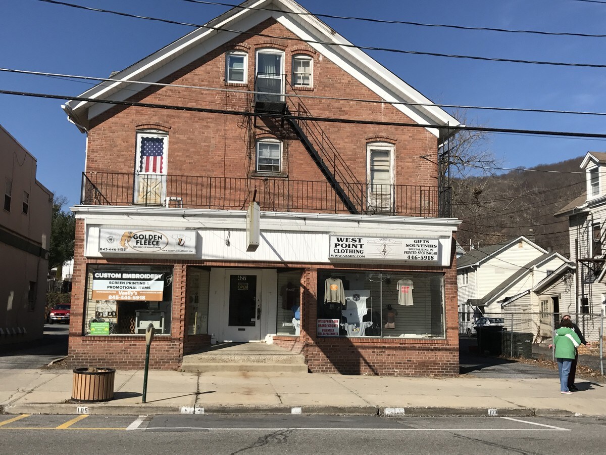 427 Main St, Highland Falls, NY 10928