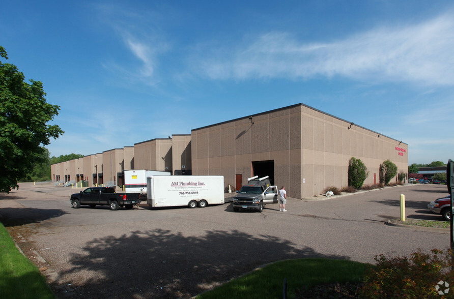 6601 Parkway Cir, Brooklyn Center, MN for lease - Building Photo - Image 2 of 7