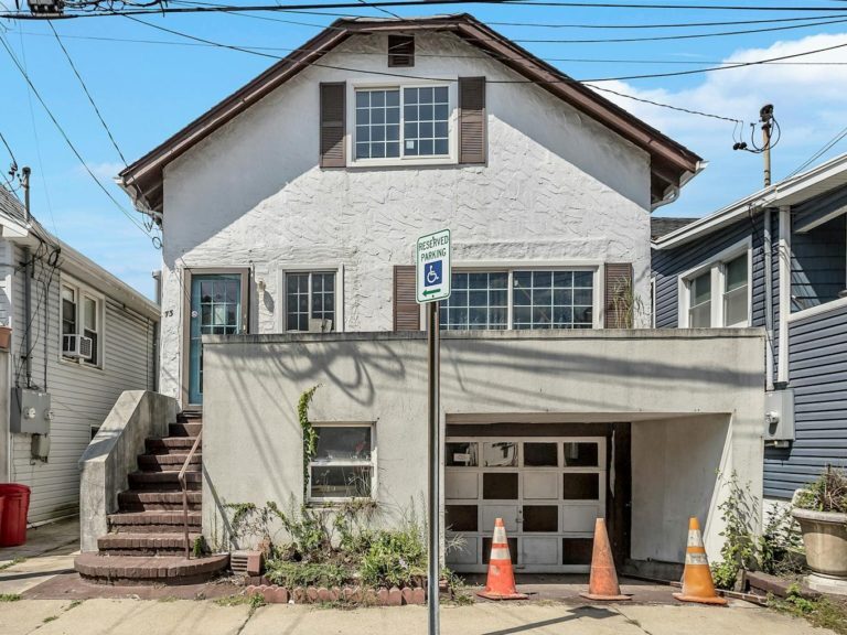 73 Rochester Ave, East Atlantic Beach, NY for sale Primary Photo- Image 1 of 1