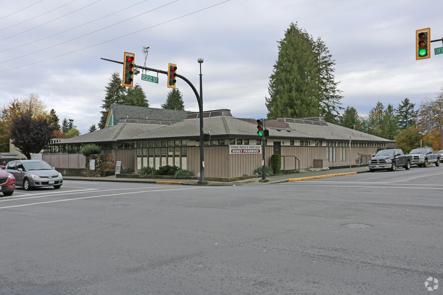 22195 Dewdney Trunk Rd, Maple Ridge, BC for sale - Building Photo - Image 2 of 11