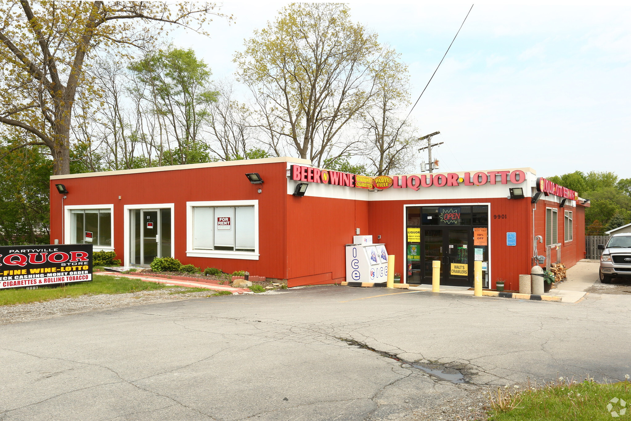 9901 E Grand River Ave, Brighton, MI for lease Primary Photo- Image 1 of 4