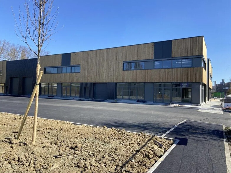 Flex in LA CHAPELLE-D'ARMENTIERES for sale - Building Photo - Image 2 of 8