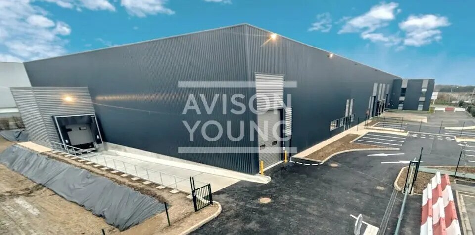 Flex in Lieusaint for lease - Building Photo - Image 2 of 4