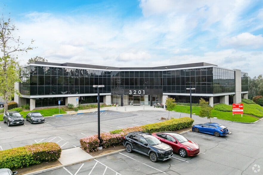 3201 Temple Ave, Pomona, CA for lease - Primary Photo - Image 1 of 22