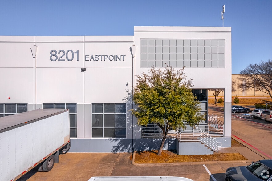8181 Eastpoint Dr, Dallas, TX for lease - Building Photo - Image 3 of 5