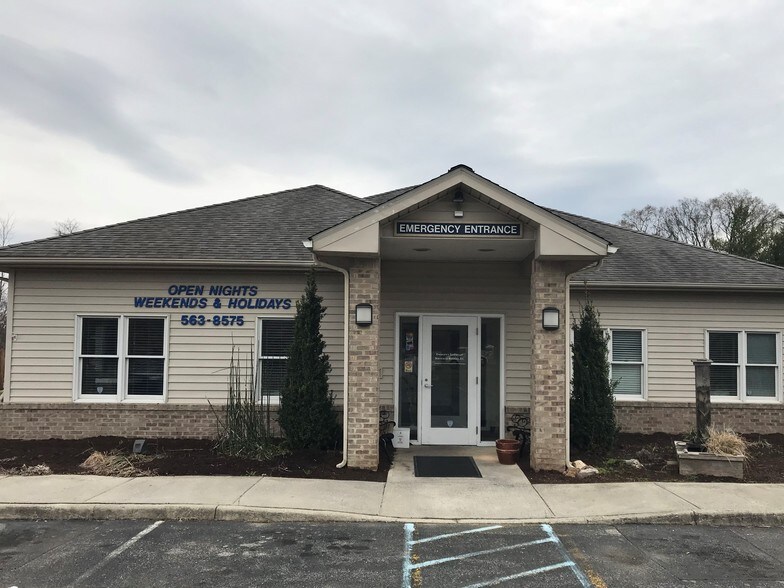 4902 Frontage Rd NW, Roanoke, VA for sale - Building Photo - Image 1 of 1