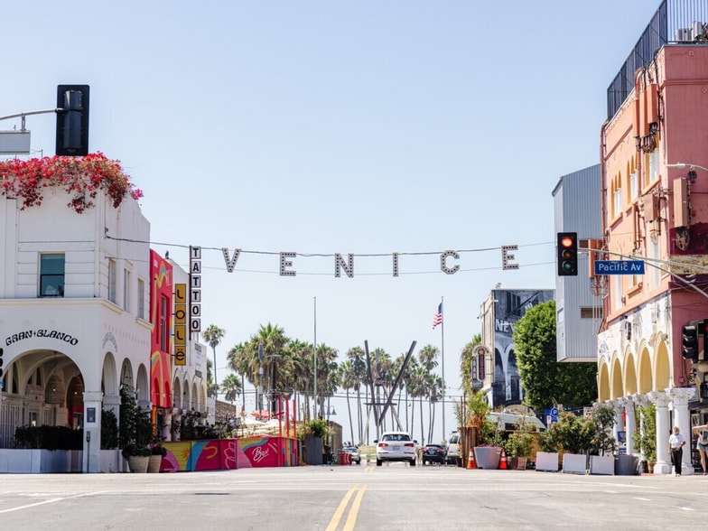 70-72 Windward Ave, Venice, CA for sale - Building Photo - Image 2 of 7