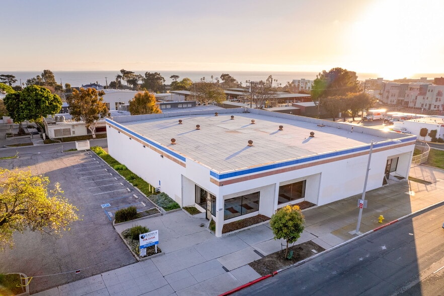 1350 E Thompson Blvd, Ventura, CA for lease - Building Photo - Image 1 of 66