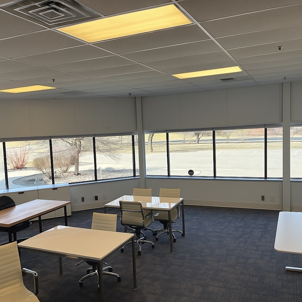 1512 Woodland Dr, Saline, MI for lease - Building Photo - Image 3 of 6