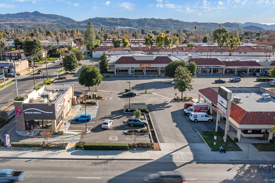 1911-2095 E Florida Ave, Hemet, CA for lease - Building Photo - Image 3 of 7