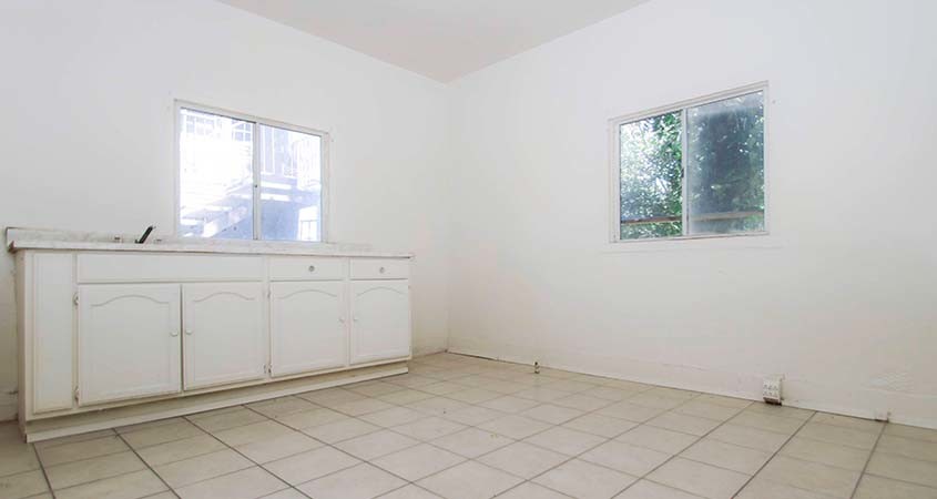 961 W 47th St, Los Angeles, CA for sale - Interior Photo - Image 3 of 14