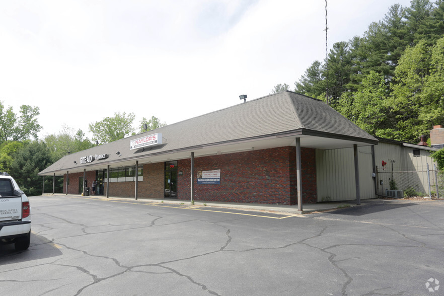 175 Main St, Oxford, MA for lease - Building Photo - Image 1 of 2