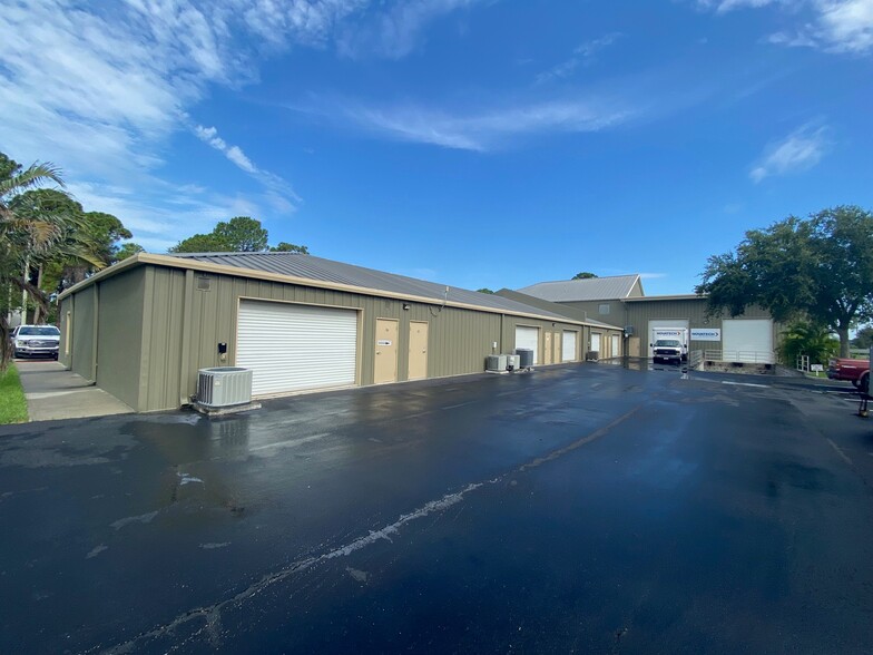 5131 Industry Dr, Melbourne, FL for lease - Building Photo - Image 3 of 3