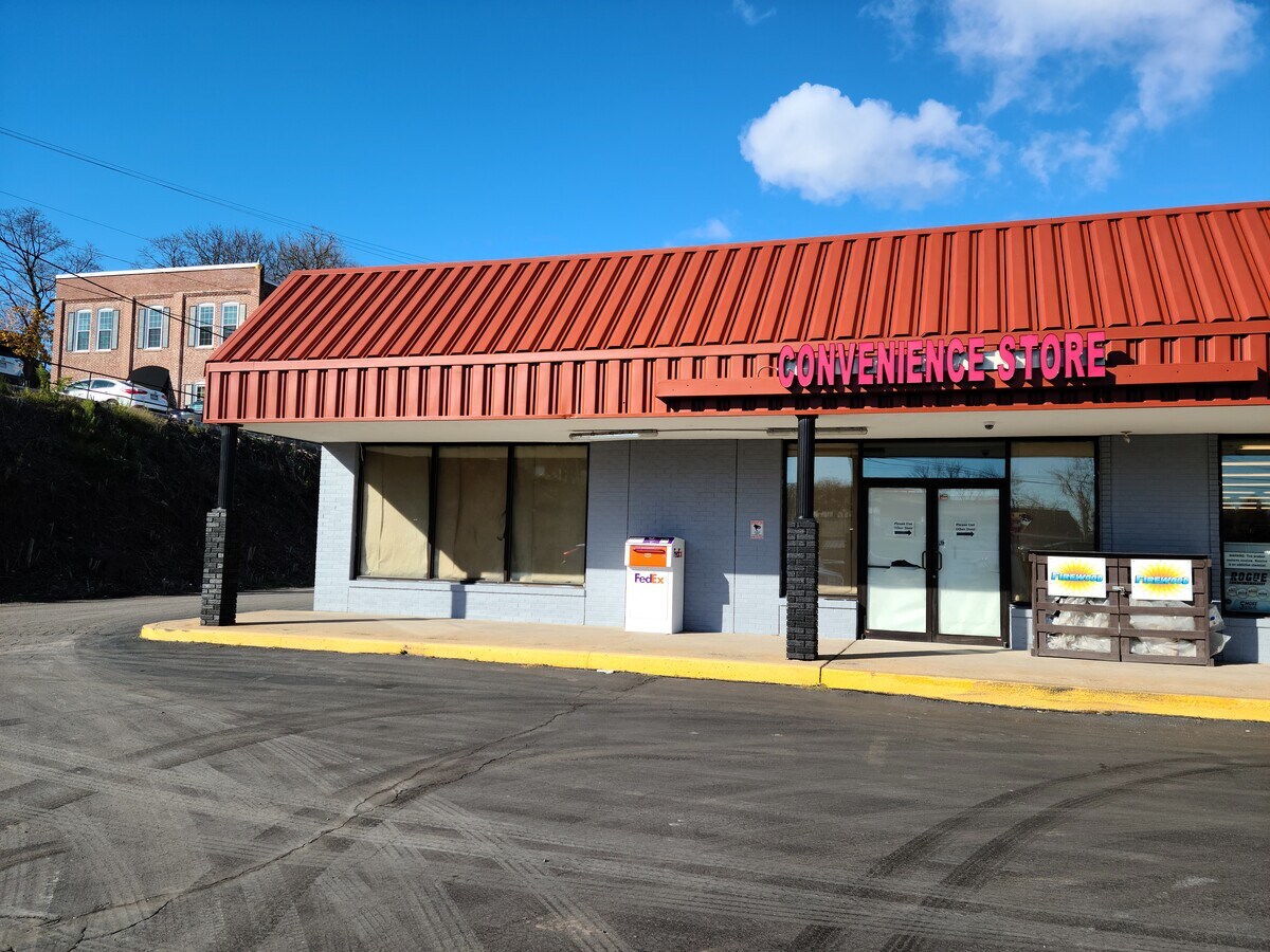 43 E Bridge St, Spring City, PA 19475 Spring City Shopping Center