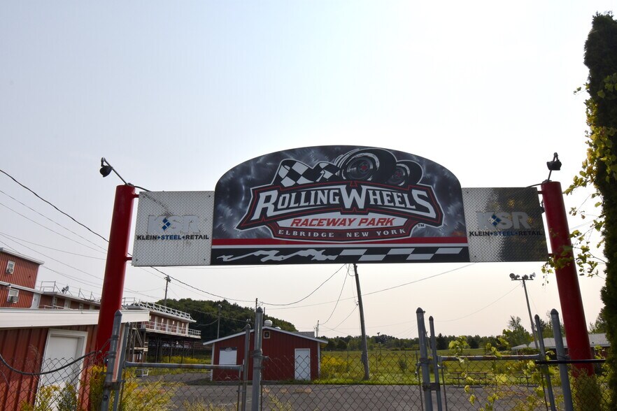 8310 Grant Avenue Rd, Weedsport, NY for sale - Primary Photo - Image 1 of 1