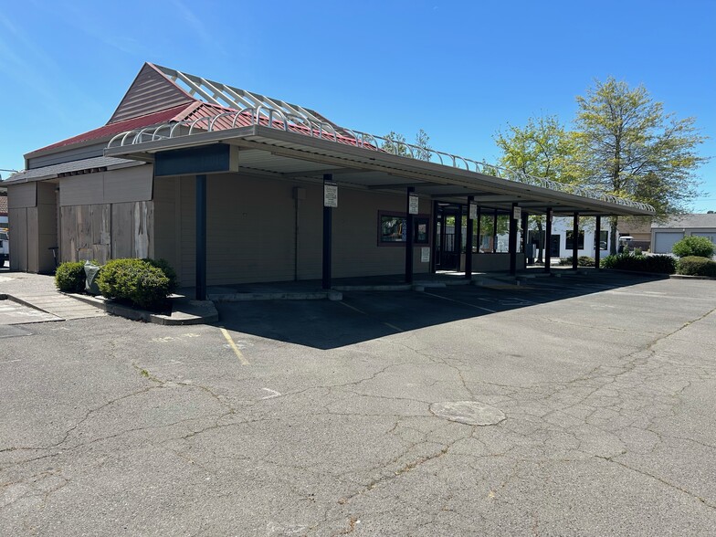 890 Petaluma Blvd N, Petaluma, CA for sale - Building Photo - Image 2 of 10