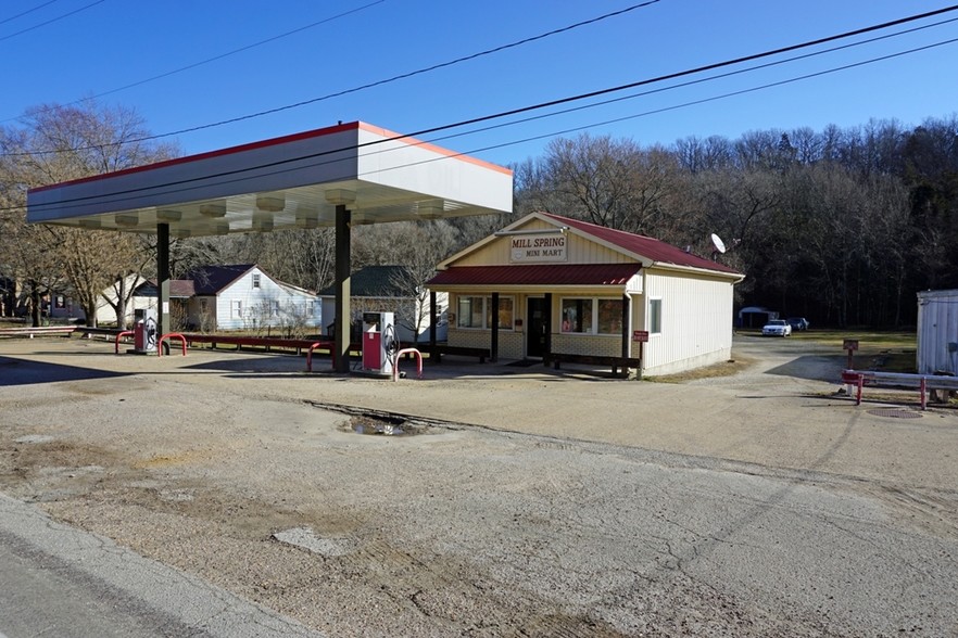 329 Pine St, Steelville, MO for sale - Building Photo - Image 1 of 1