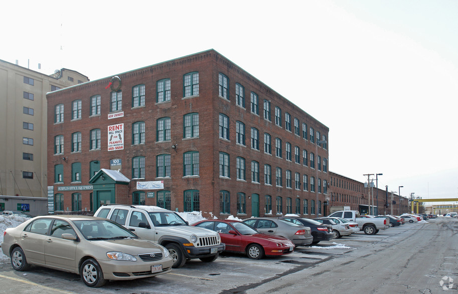 100 Factory St, Nashua, NH for lease - Primary Photo - Image 3 of 3