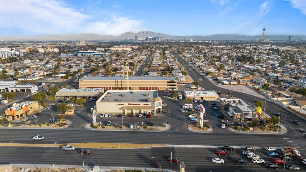 401-481 S Decatur Blvd, Las Vegas, NV for lease - Building Photo - Image 1 of 3