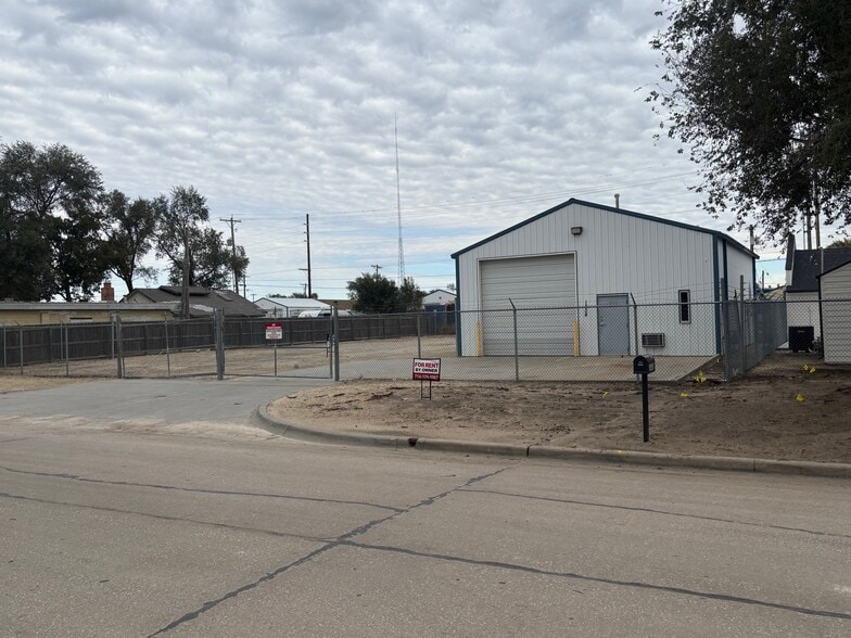 1438 S Handley St, Wichita, KS for lease - Primary Photo - Image 1 of 11