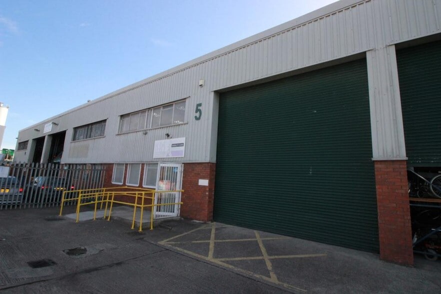 1-7 Endeavour Way, Croydon for lease - Building Photo - Image 2 of 17