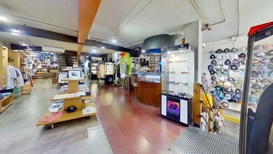 Retail in Madrid, Madrid for lease Interior Photo- Image 2 of 7