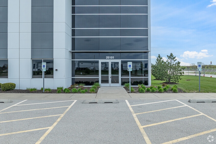 25101 S Ridgeland Ave, Monee, IL for lease - Building Photo - Image 2 of 5