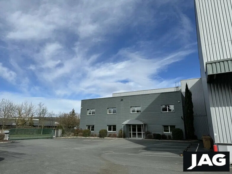 Flex in Lozanne for lease - Building Photo - Image 3 of 15