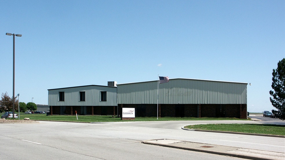 400 New Century Parkway portfolio of 3 properties for sale on LoopNet.com - Primary Photo - Image 2 of 3