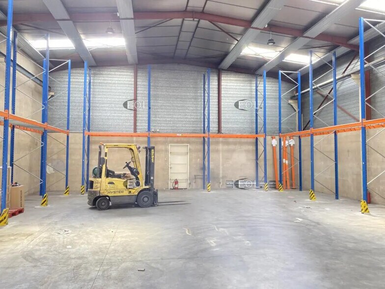 Flex in Genas for lease - Building Photo - Image 2 of 12