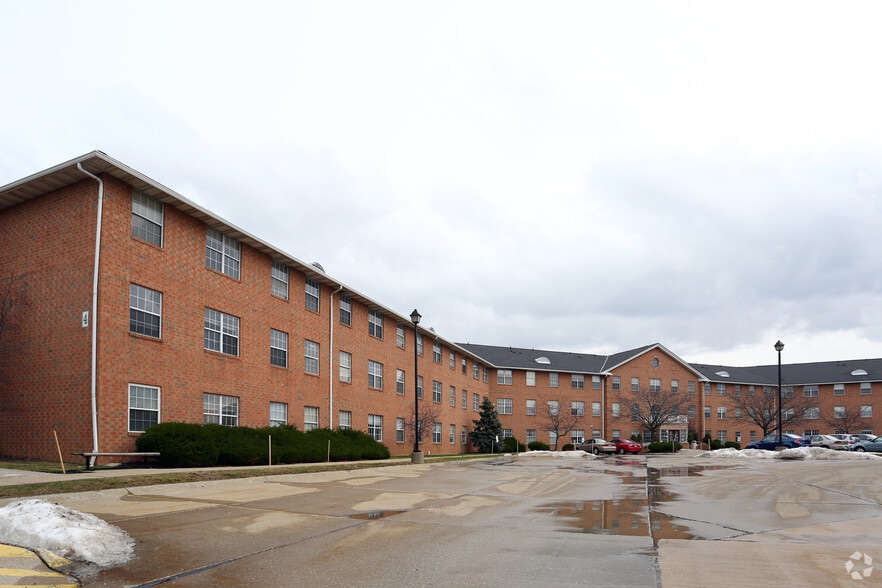 4 Gateway, Euclid, OH, 44119 Apartments Property For Sale