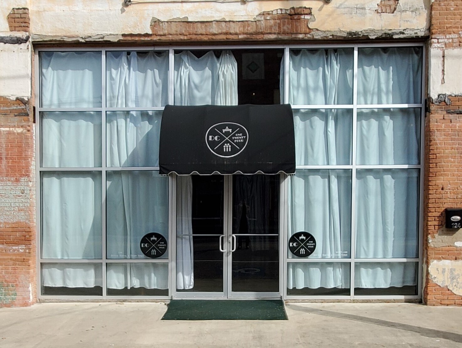 124 N Runnels St, De Kalb, TX for sale Primary Photo- Image 1 of 1