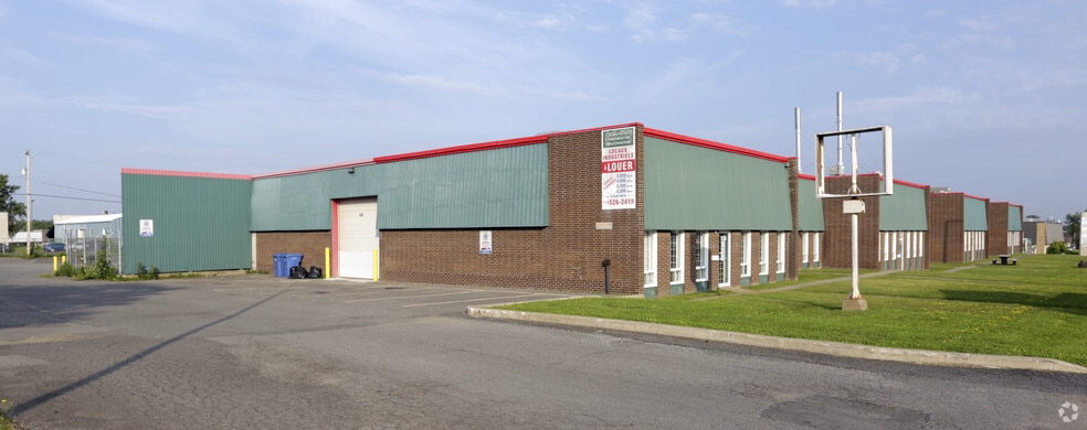 610-638 Boul Guimond, Longueuil, QC for lease - Building Photo - Image 2 of 2
