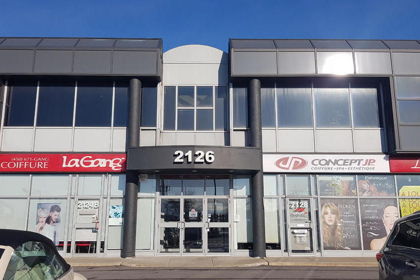 2122-2134 Av Victoria, Longueuil, QC for lease - Building Photo - Image 1 of 9