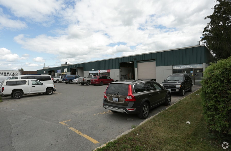 2535 Blackwell St, Ottawa, ON for lease - Building Photo - Image 2 of 5