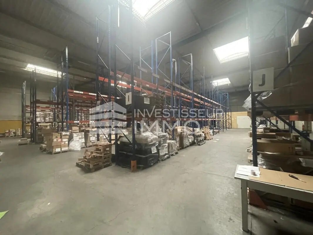 Flex in Torcy for lease Interior Photo- Image 1 of 4