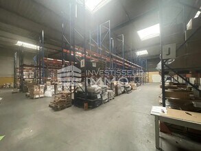 Flex in Torcy for lease Interior Photo- Image 1 of 4