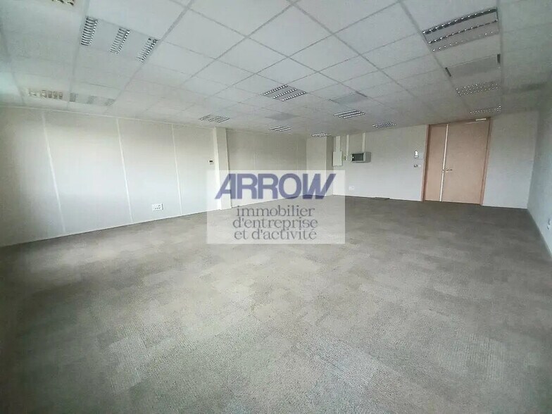 Office in Vertou for lease - Interior Photo - Image 3 of 5