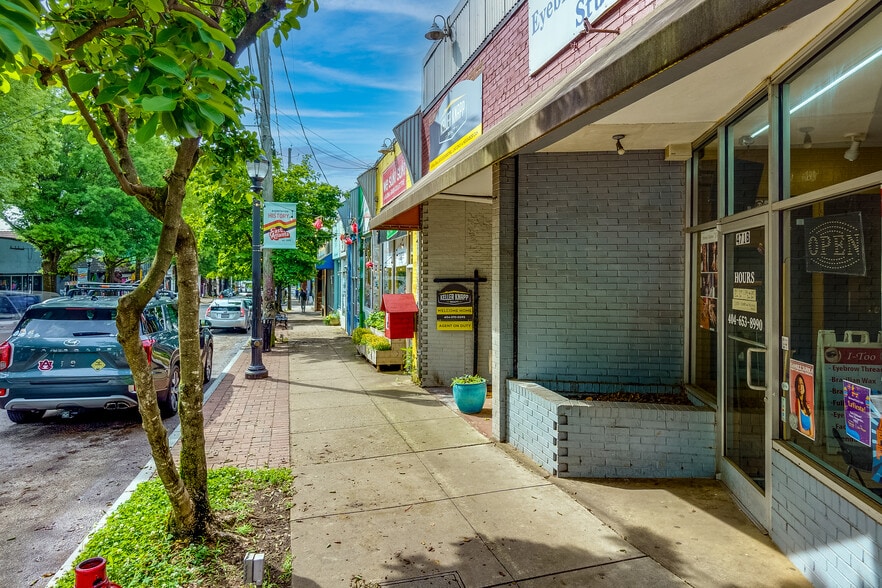 477-485 Flat Shoals Ave SE, Atlanta, GA for lease - Building Photo - Image 2 of 10