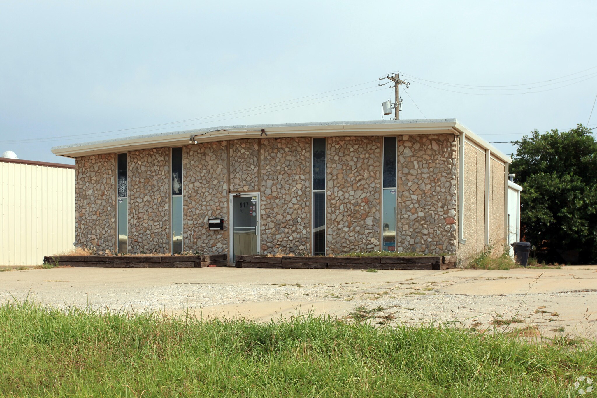 917 NW 72nd St, Oklahoma City, OK for sale Primary Photo- Image 1 of 1