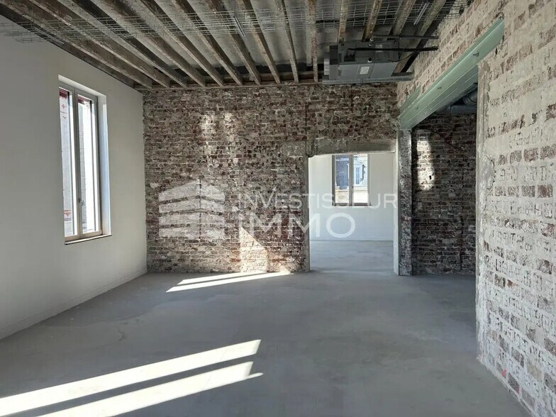 Office in Malakoff for lease - Interior Photo - Image 3 of 5