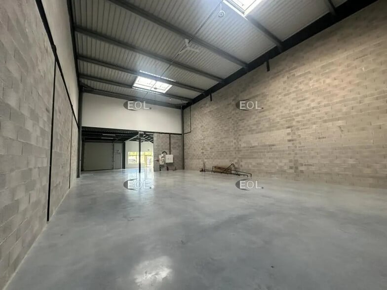 Flex in Rousset for lease - Interior Photo - Image 3 of 5